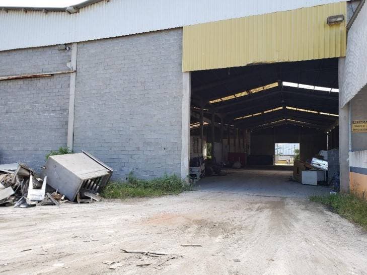 Foto 3 de 6: Comercial em leilão em Macaé - RJ, bairro Lagomar — LOTE 2: Galpão, Padrão, 10 vaga(s) de garagem MACAÉ RJ