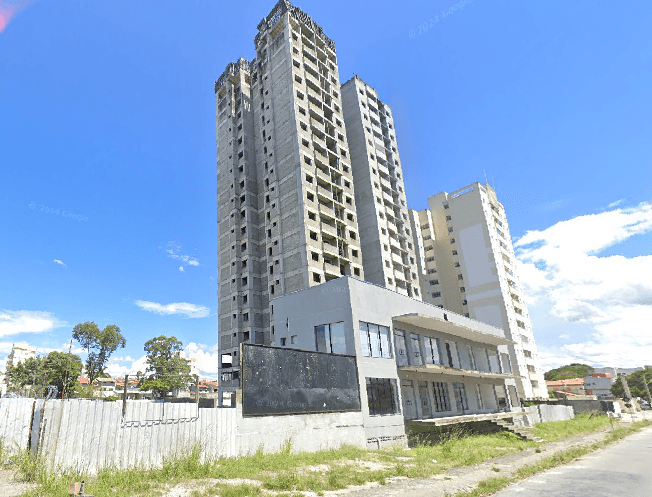Comercial em leilão em Taubaté - SP — LOTE 1: Prédio Res. e Comer. com 3.775,13 m² (Inacabado) - (02) TAUBATÉ SP