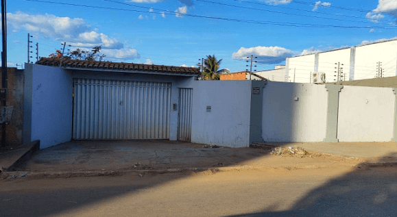 Casa em leilão em Balsas - MA, bairro Potosi — LOTE 1: Casa com 800m² (AT) - Potosi BALSAS MA