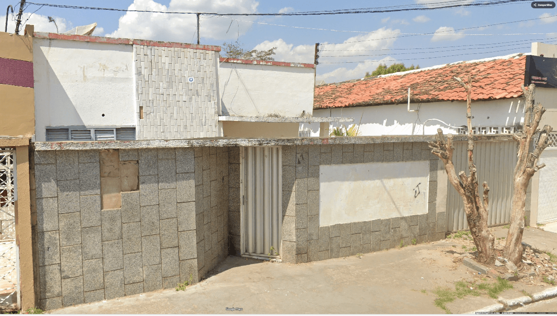 Foto 1 de 8: Casa em leilão em Bacabal - MA — LOTE 1: Casa com 120m² - Centro BACABAL MA