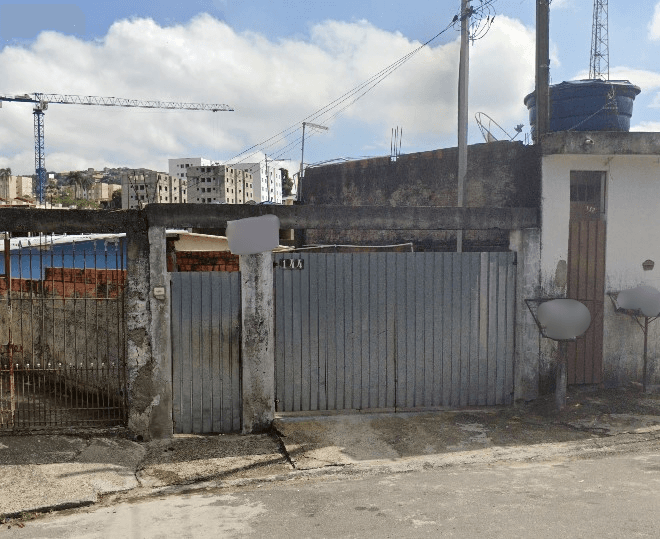 Foto 1 de 2: Terreno em leilão em Cotia - SP, bairro Jardim Arco-íris — LOTE 1: Direitos|Terreno com 243,42m² + Construções - JD. Arco-Íris COTIA SP