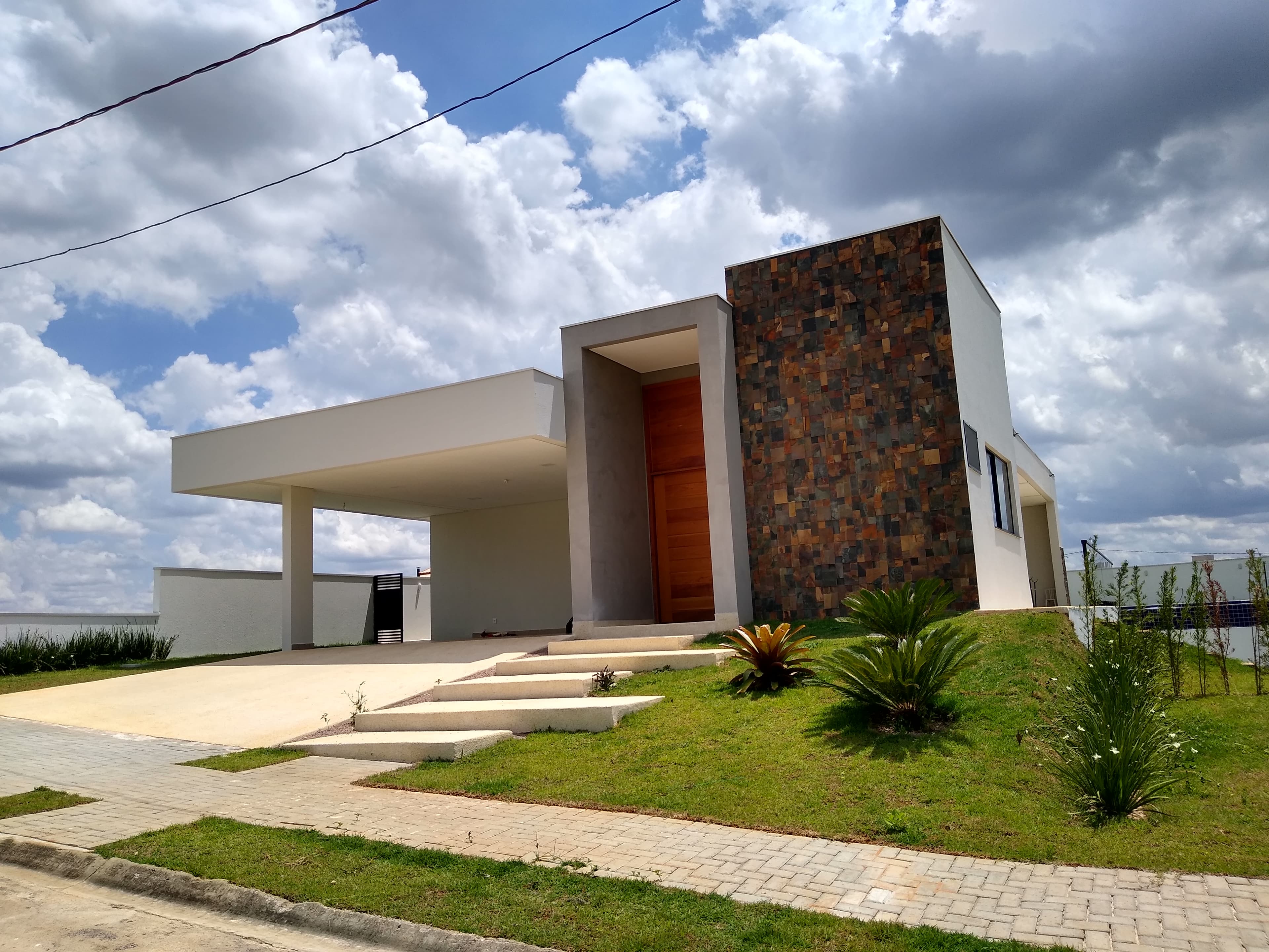 Casa em leilão em Itupeva - SP — LOTE 5: Casa com 367,00 m² - Colinas de Itupeva