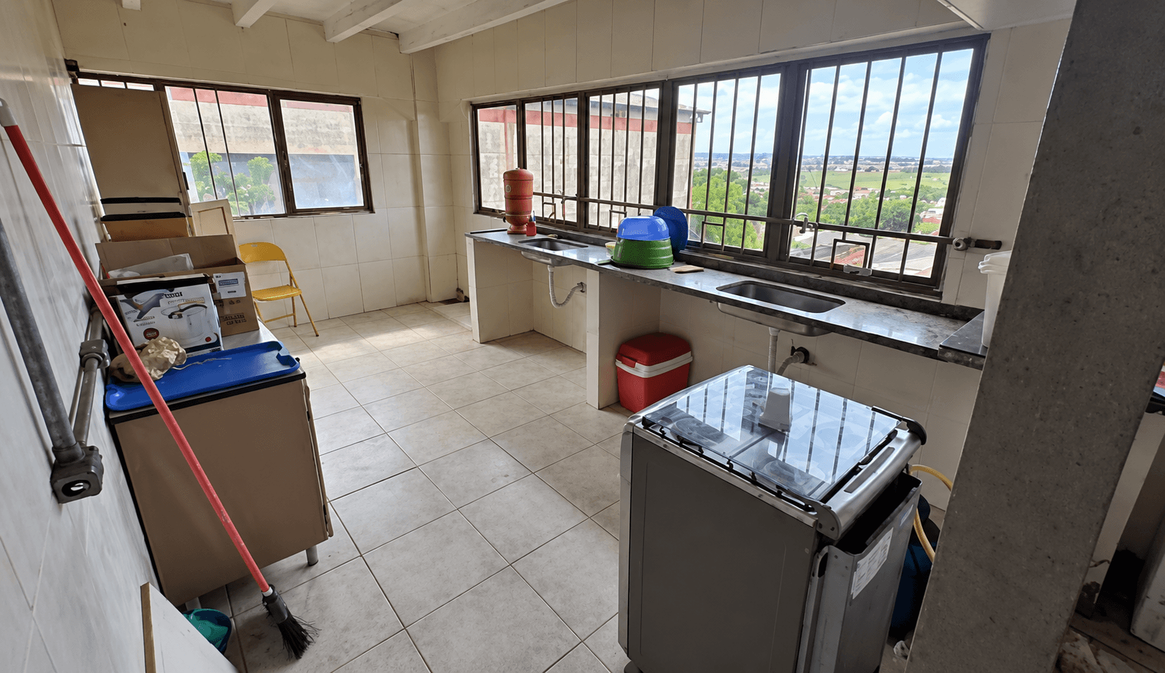 Foto 11 de 15: Comercial em leilão em Campinas - SP, bairro Cidade Satélite Íris — LOTE 1: Terreno de 2.400m² com galpões - Cid. Satélite Íris CAMPINAS SP