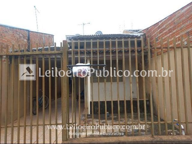 Casa em leilão em Arapongas - PR — ARAPONGAS (PR): CASA, 52,53M2
