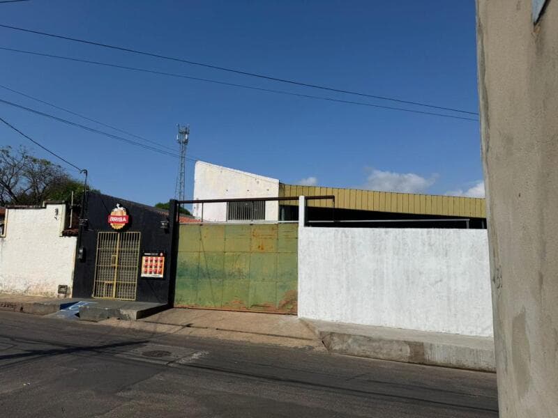 Terreno em leilão em Teresina - PI — LOTE 001 Imóvel com área de 435,50m2