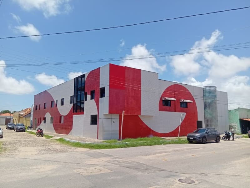 Comercial em leilão em Parnaíba - PI, bairro São José — LOTE 001 PRÉDIO COMERCIAL