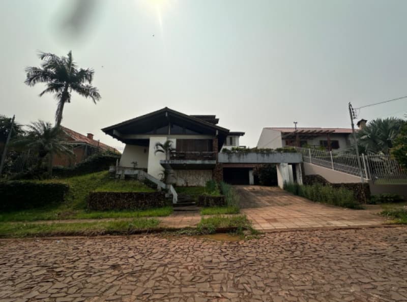 Foto 2 de 6: Terreno em leilão em Ijuí - RS — LOTE 002 TERRENO URBANO COM ÁREA DE 1.075,80M², COM BENFEITORIAS, SITUADO À RUA SÃO PAULO, IJUÍ/RS