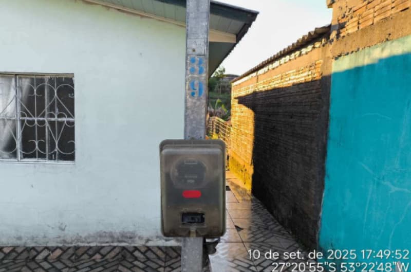 Foto 8 de 23: Casa em leilão em Frederico Westphalen - RS, bairro Núcleo Vii Distrito Industrial — LOTE 001 CASA DE ALVENARIA COM TERRENO DE ÁREA PRIVATIVA DE 200M², SITUADA NA RUA CENTO E DOZE, Nº 3