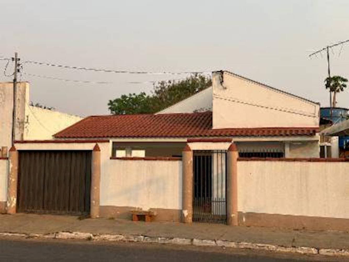 Casa em leilão em Arenápolis - MT — Casa no Centro em Arenápolis/MT
