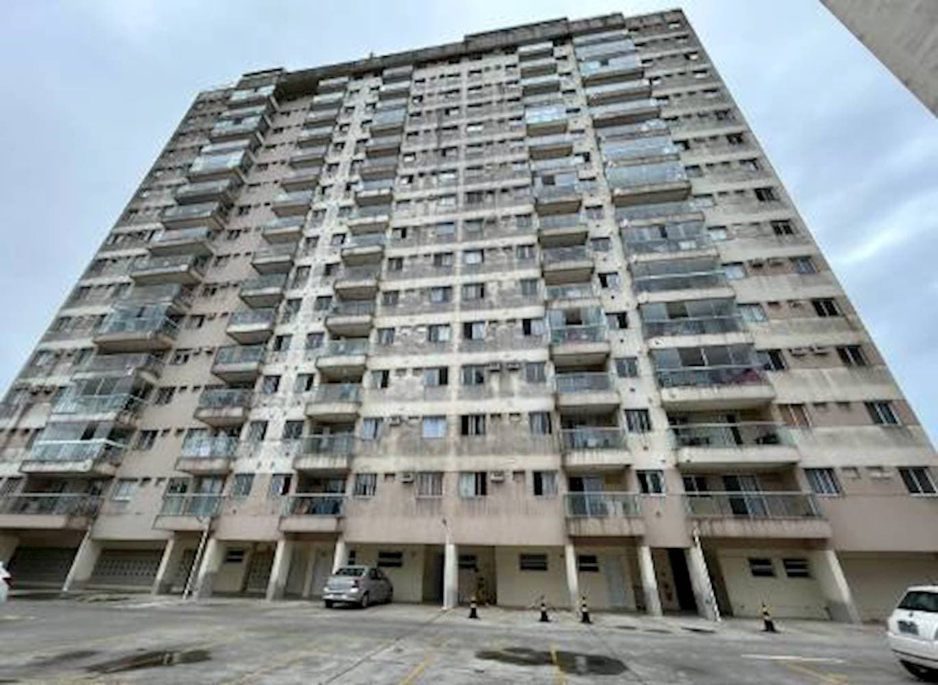 Apartamento em leilão em Macaé - RJ — Apartamento no "Condomínio Up Residence" em Gloria - Macaé/RJ