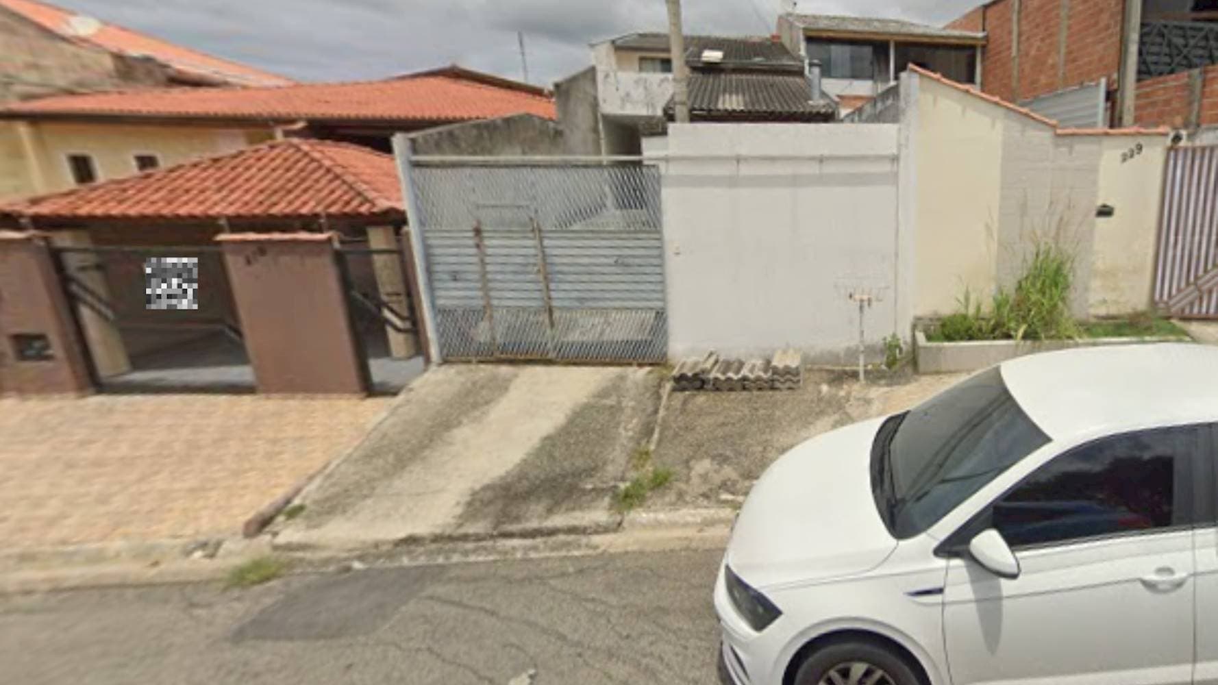 Casa em leilão em Taubaté - SP — Casa em Piracangaguá – Taubaté/SP