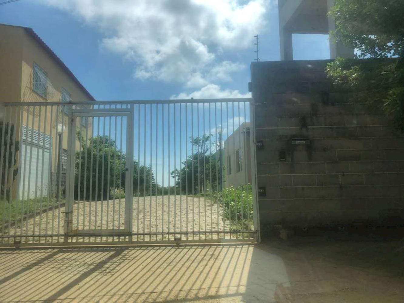 Casa em leilão em Macaé - RJ — Casa no Vale Encantado - Macaé/RJ