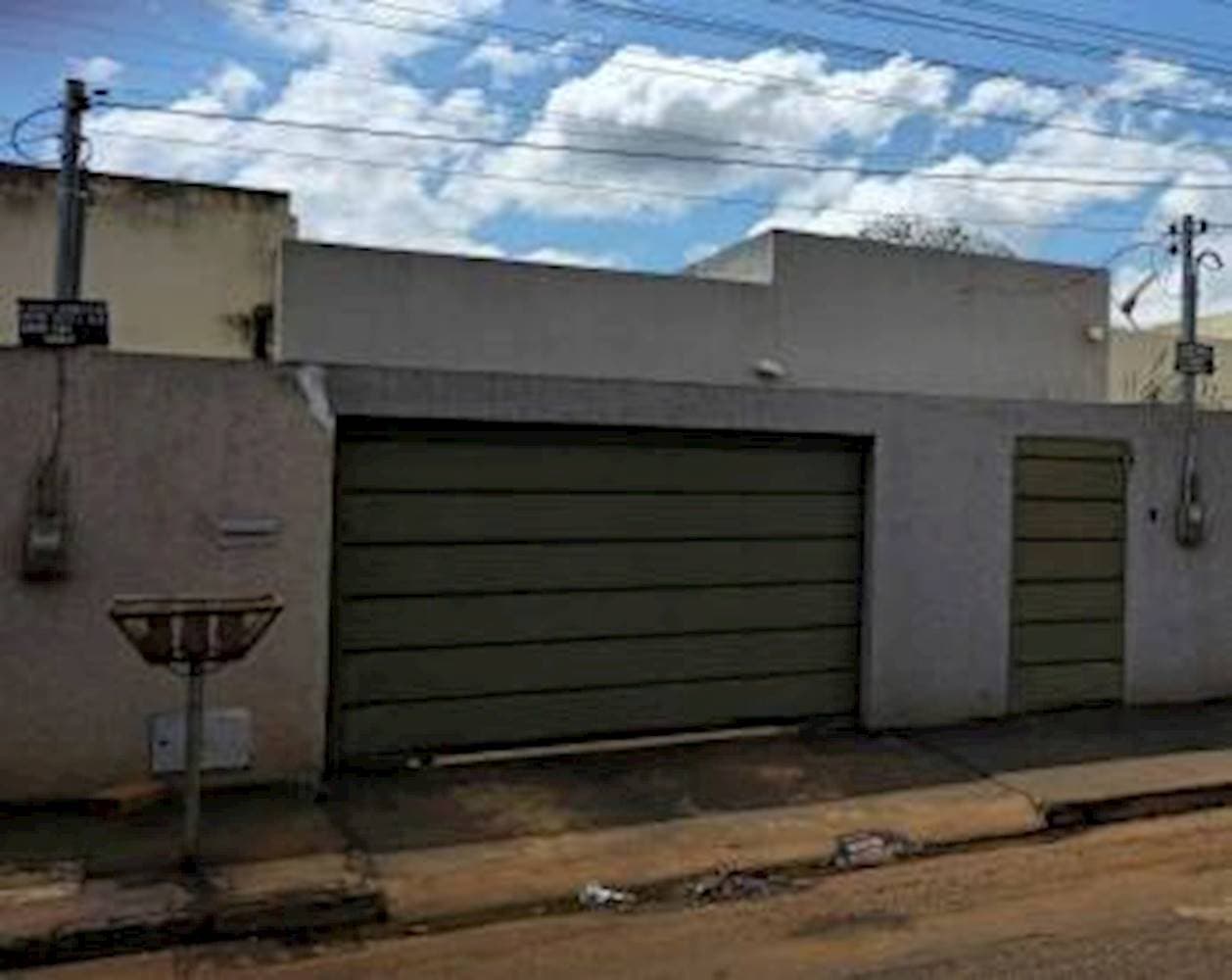 Casa em leilão em Santa Helena de Goiás - GO — Casa no Centro de Santa Helena de Goiás/GO