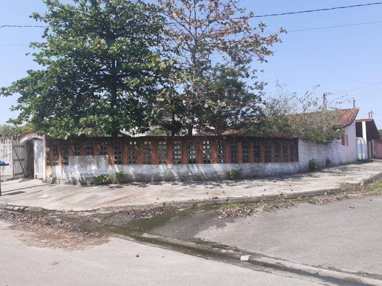 Casa em leilão em Itanhaém - SP — Casa no Jardim de Itanhaém - Itanhaém/SP