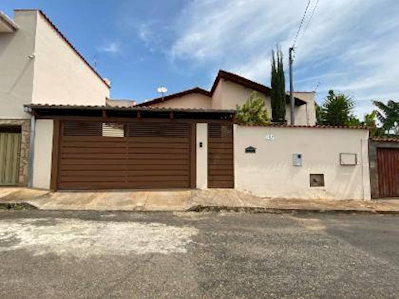Foto 2 de 26: Casa em leilão em Lavras - MG — Casa no Parque Bocaina em Lavras/MG