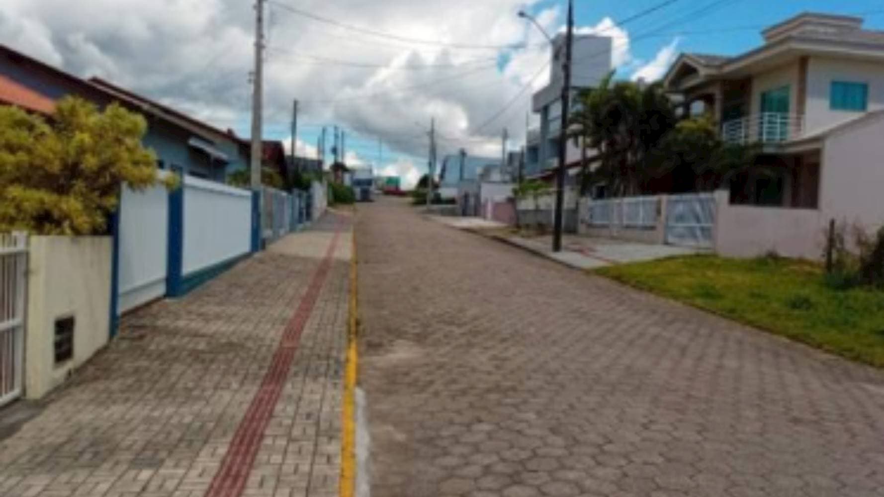 Foto 5 de 6: Apartamento em leilão em Barra Velha - SC — Apartamento no "Condomínio Residencial Aloha" - Tabuleiro - Barra Velha/SC