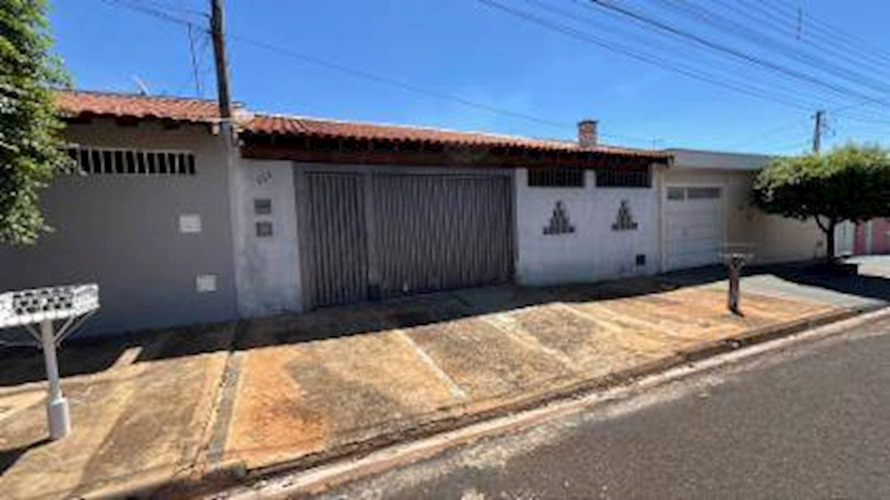 Foto 1 de 5: Casa em leilão em Jaboticabal - SP — Casa no Conjunto Habitacional Margarida Raimundo Berchieri - Jaboticabal/SP