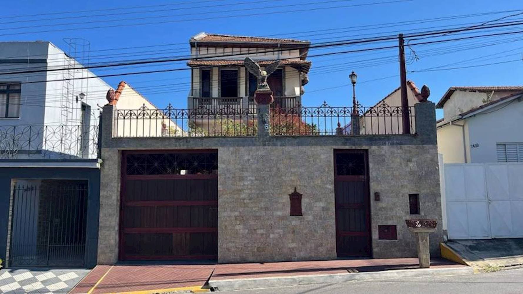 Foto 1 de 19: Casa em leilão em Lorena - SP — Casa, Padrão, 1 vaga(s) de garagem