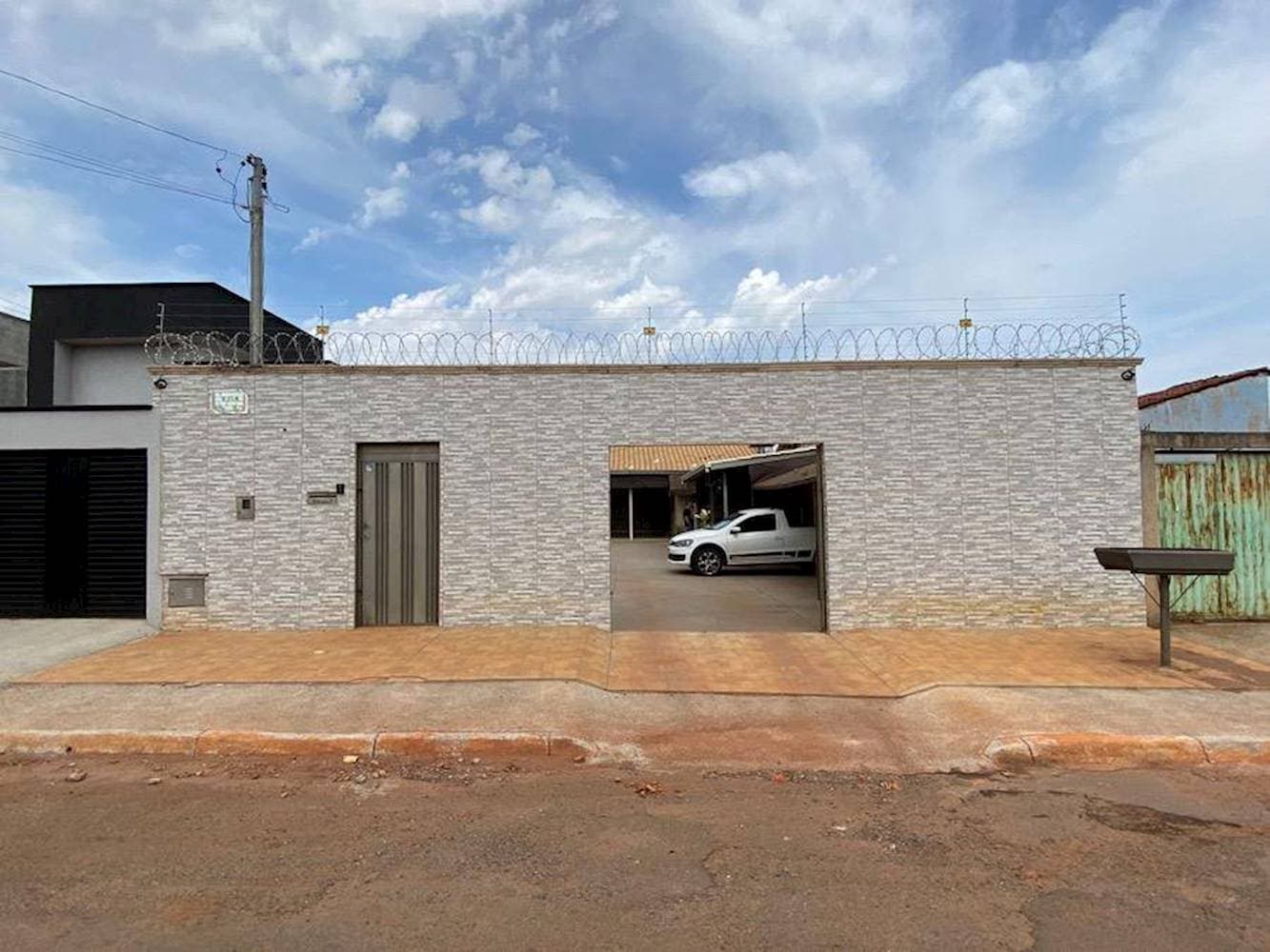 Foto 3 de 16: Casa em leilão em Trindade - GO — Casa, Padrão, 1 vaga(s) de garagem