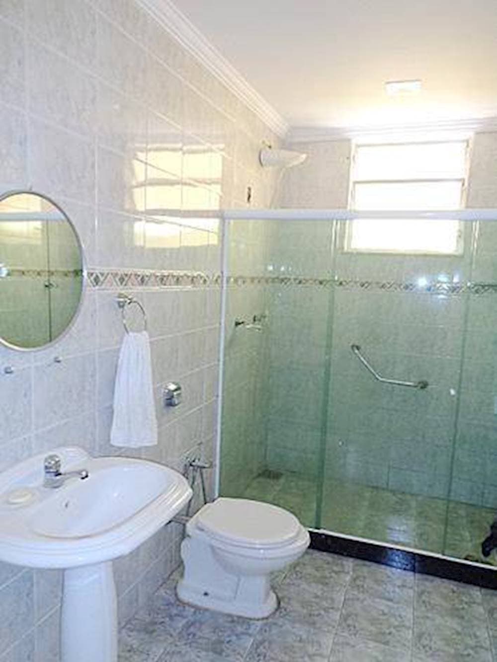 Foto 9 de 12: Casa em leilão em Duque de Caxias - RJ — Casa, Em condomínio, 1 vaga(s) de garagem