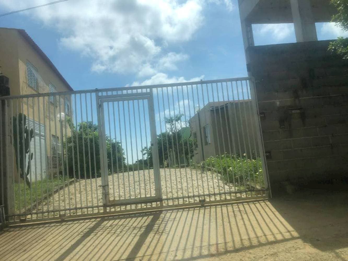 Foto 2 de 31: Casa em leilão em Macaé - RJ — Casa no Vale Encantado em Macaé/RJ