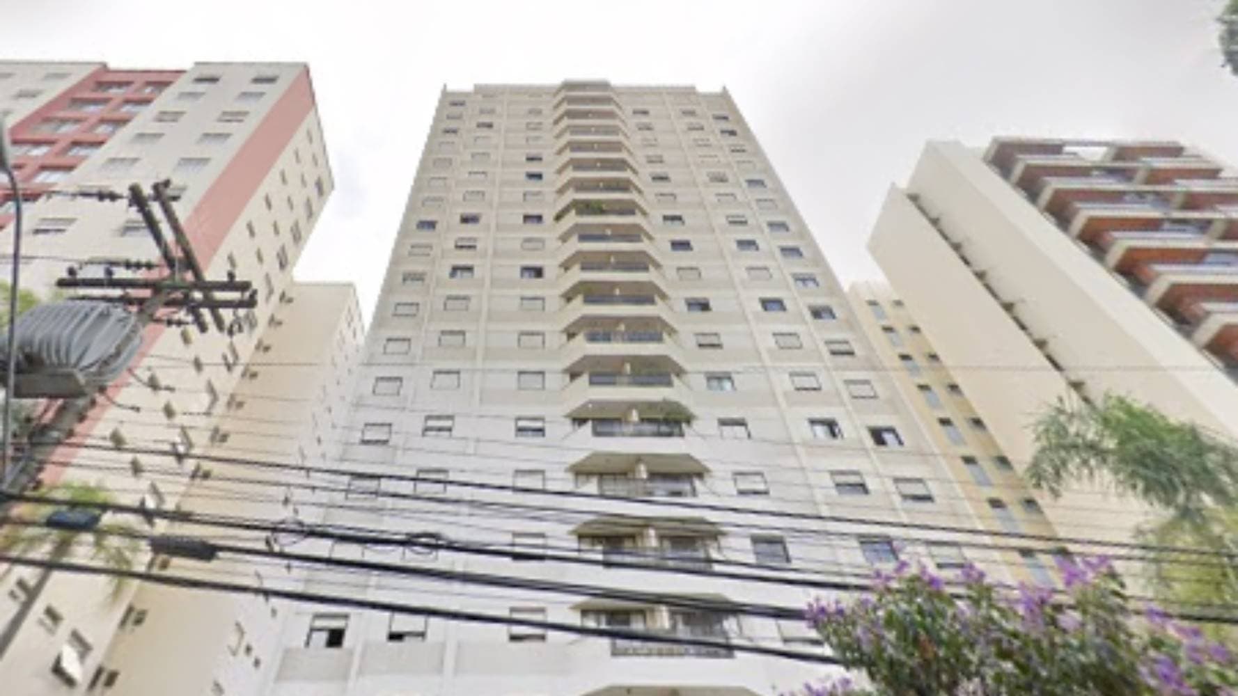 Foto 1 de 6: Apartamento em leilão em Campinas - SP — Apartamento no "Condomínio Edifício Torre Alta" -  Vila Itapura - Campinas/SP