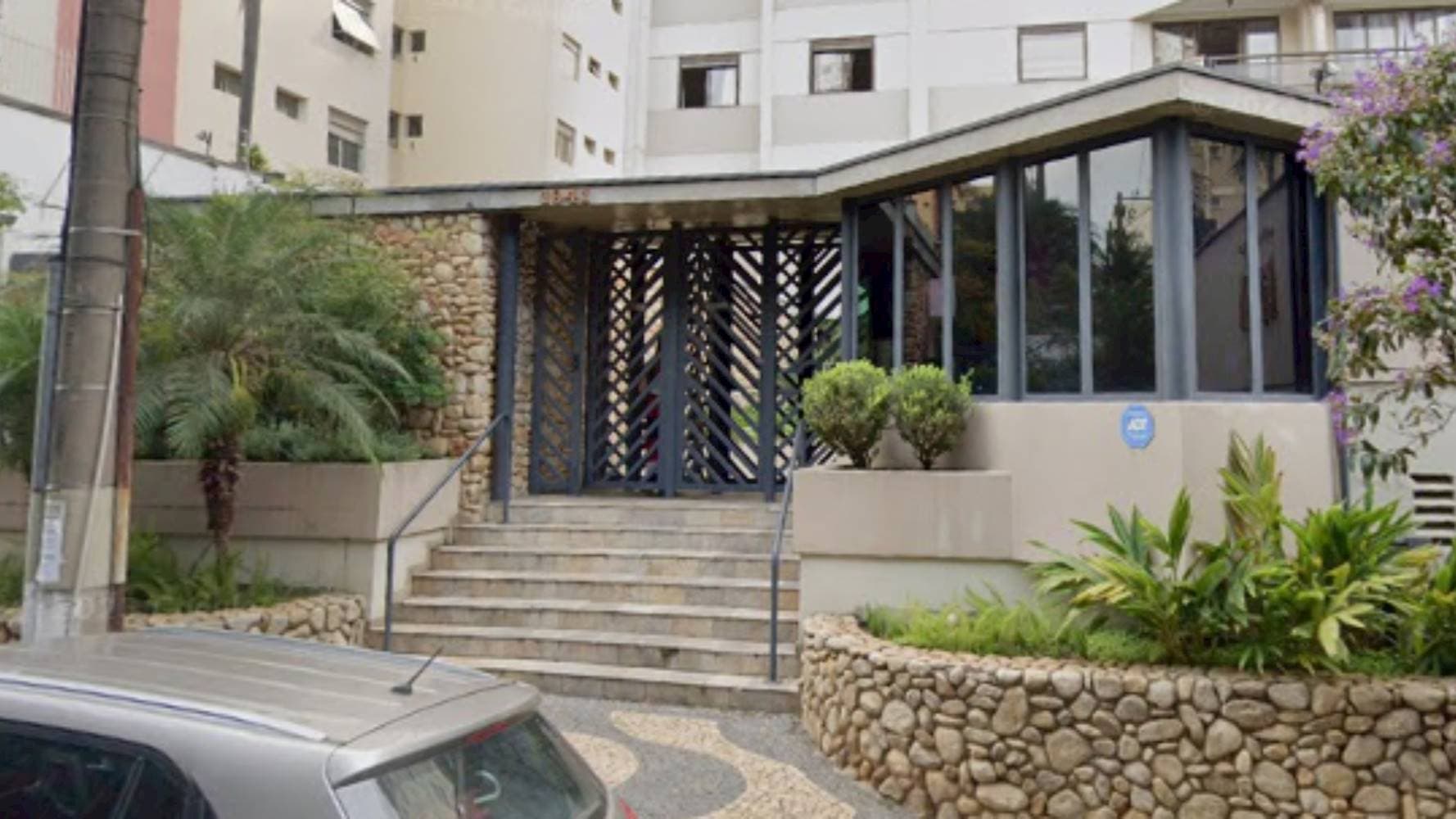 Foto 2 de 6: Apartamento em leilão em Campinas - SP — Apartamento no "Condomínio Edifício Torre Alta" -  Vila Itapura - Campinas/SP