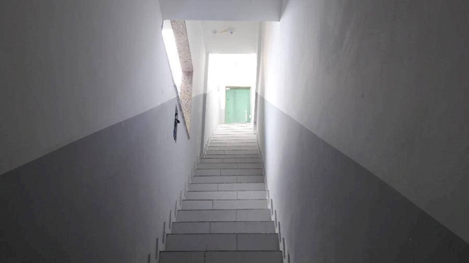 Foto 10 de 27: Casa em leilão em São João de Meriti - RJ — Casa, Em condomínio, 0 vaga(s) de garagem