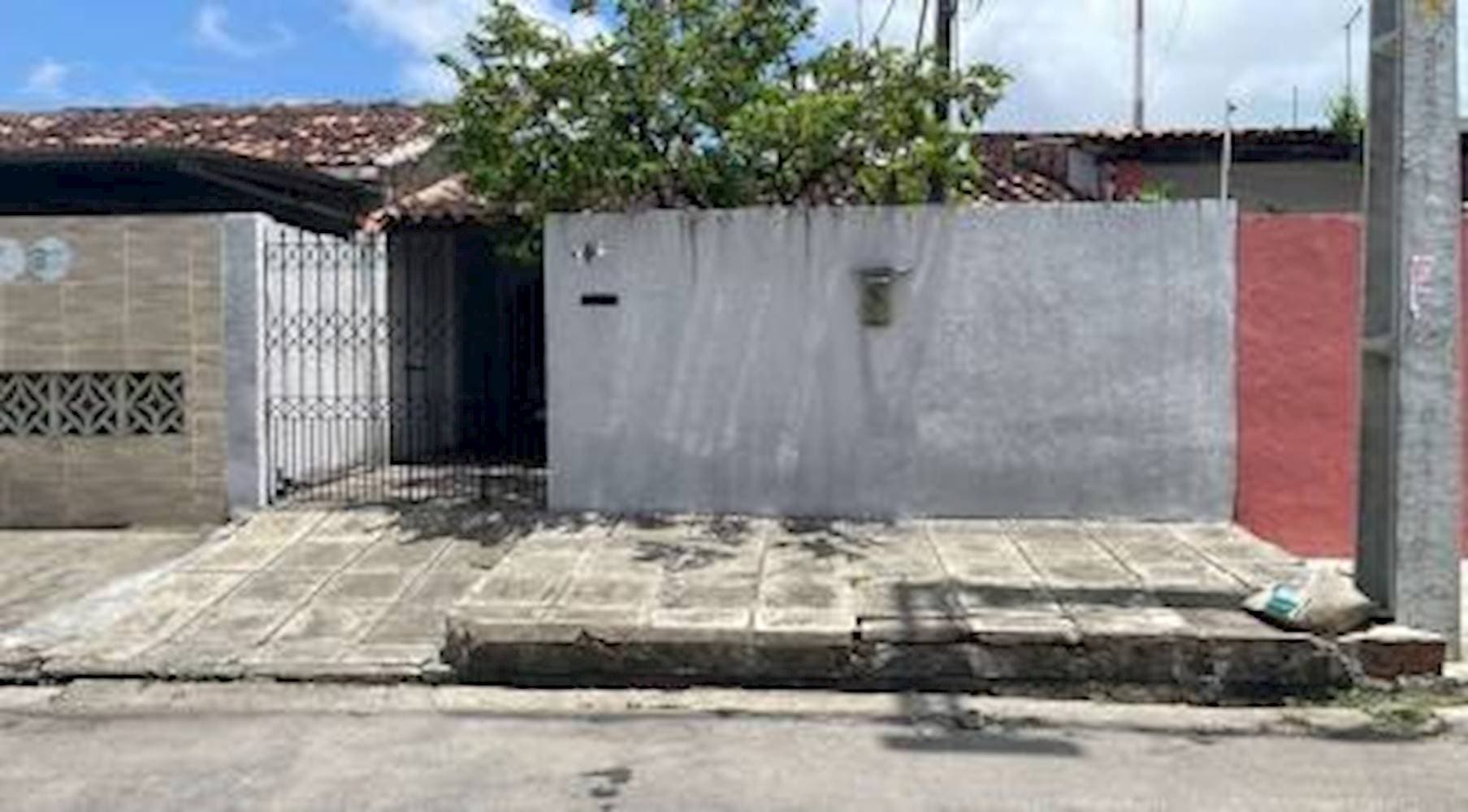 Foto 1 de 28: Casa em leilão em Maceió - AL — Casa, Padrão, 1 vaga(s) de garagem