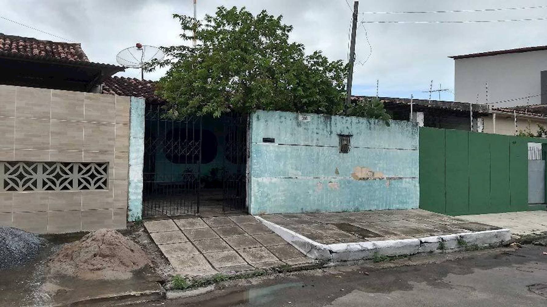 Foto 3 de 28: Casa em leilão em Maceió - AL — Casa, Padrão, 1 vaga(s) de garagem