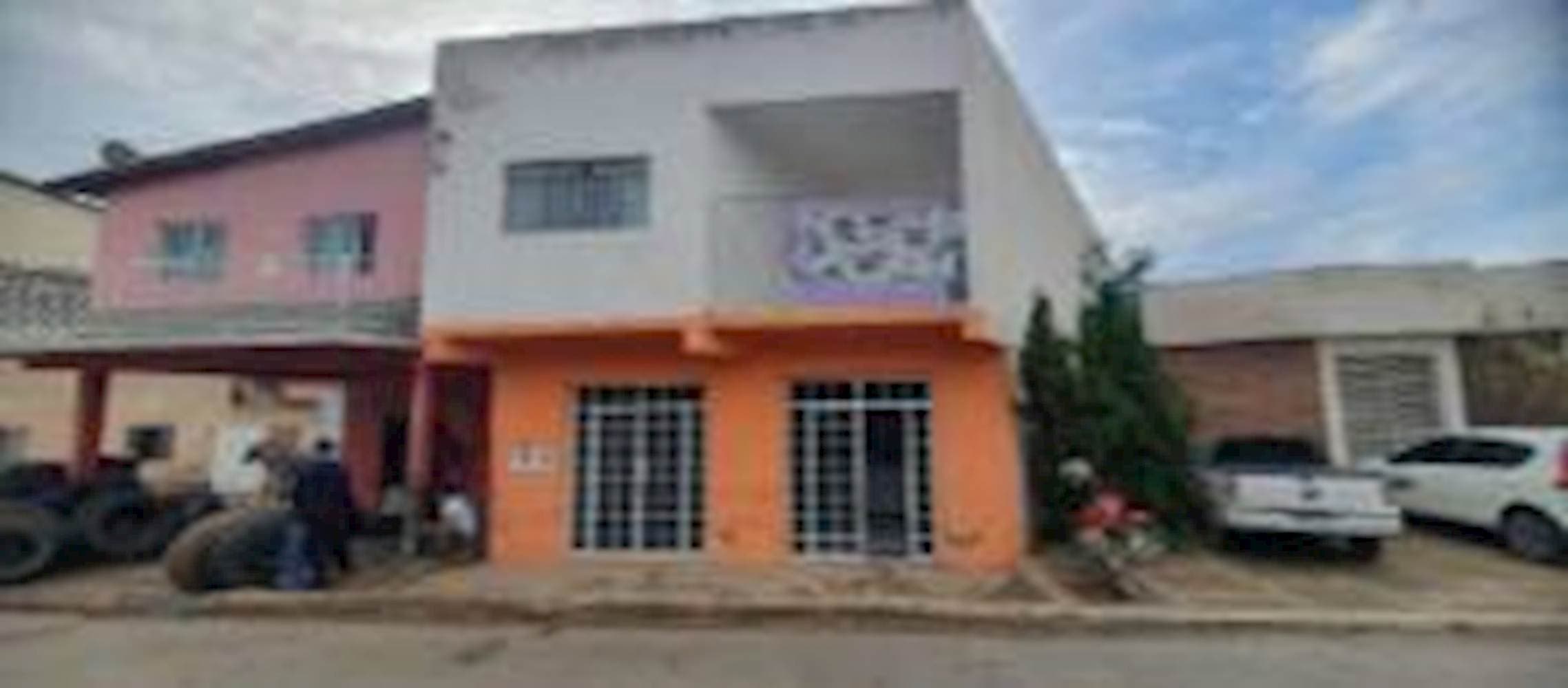 Foto 1 de 21: Comercial em leilão em Nova Porteirinha - MG — Prédio, Padrão, 1 vaga(s) de garagem