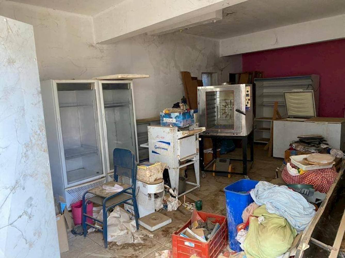 Foto 19 de 21: Comercial em leilão em Nova Porteirinha - MG — Prédio, Padrão, 1 vaga(s) de garagem