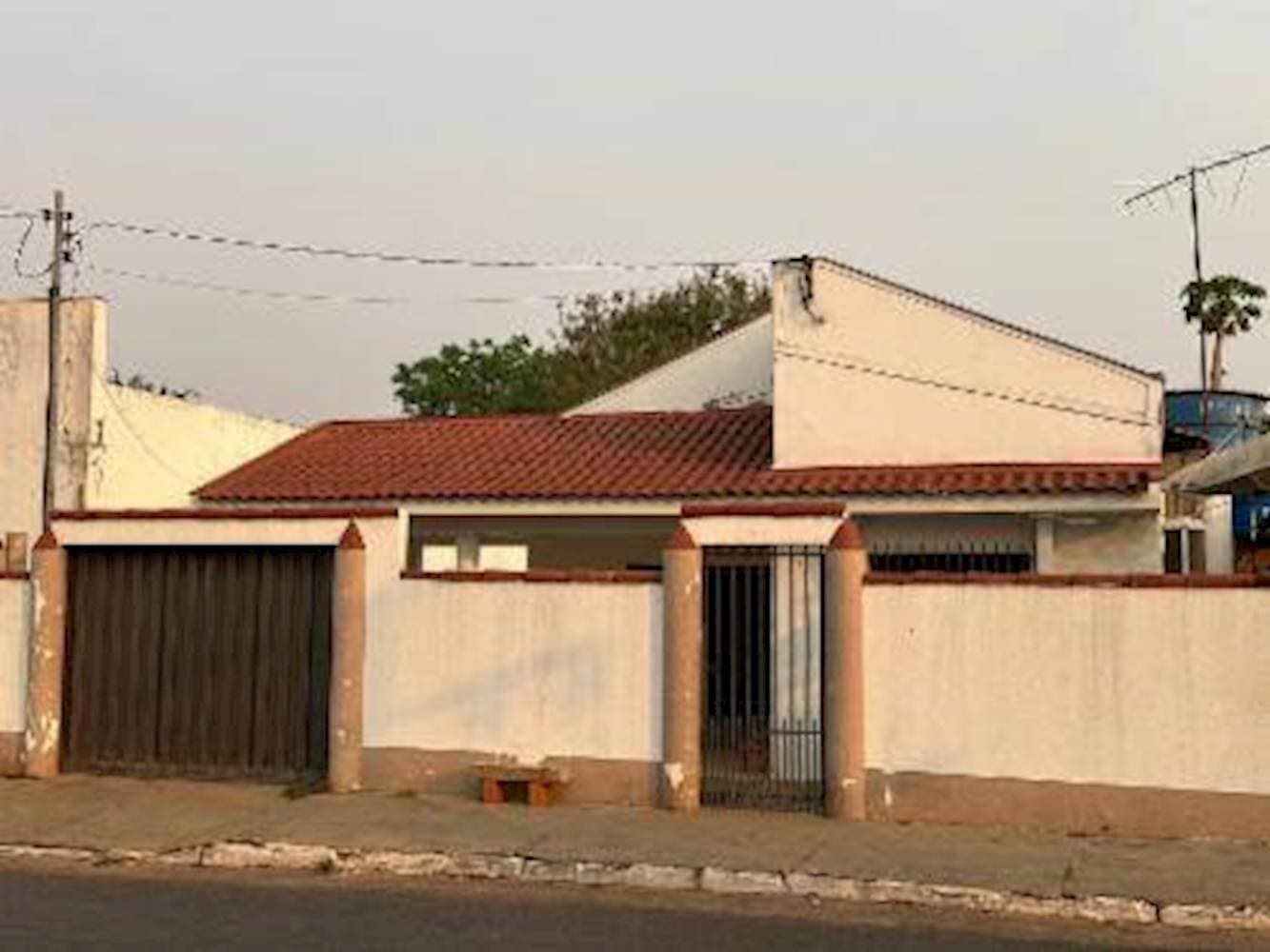 Foto 1 de 3: Casa em leilão em Arenápolis - MT — Casa, Padrão, 0 vaga(s) de garagem