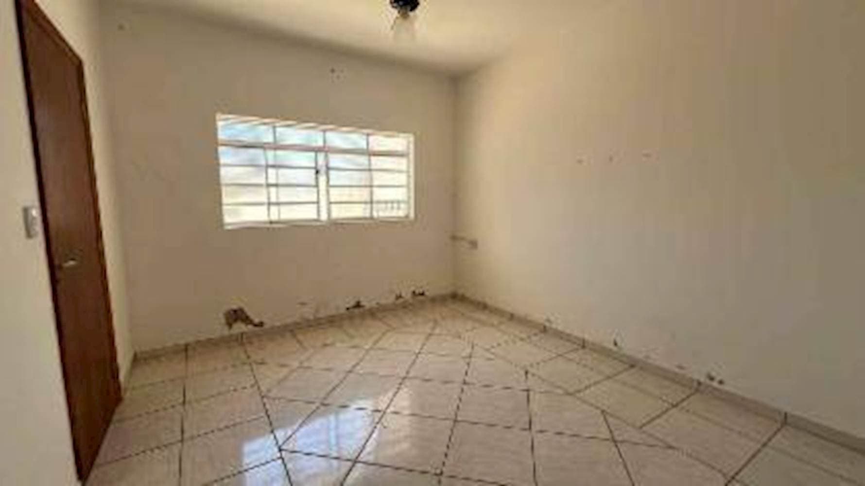 Foto 18 de 29: Casa em leilão em Tupã - SP — Casa, Padrão, 1 vaga(s) de garagem