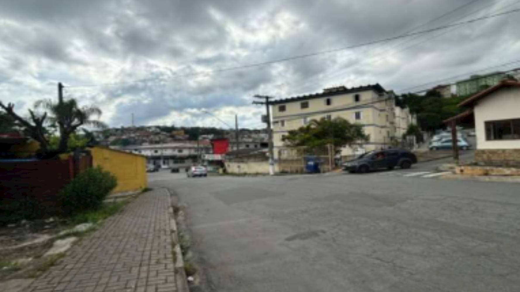 Foto 5 de 5: Apartamento em leilão em Cotia - SP — Apartamento no "Edificio Dracena" - Jardim Rio das Pedras " - Cotia/SP