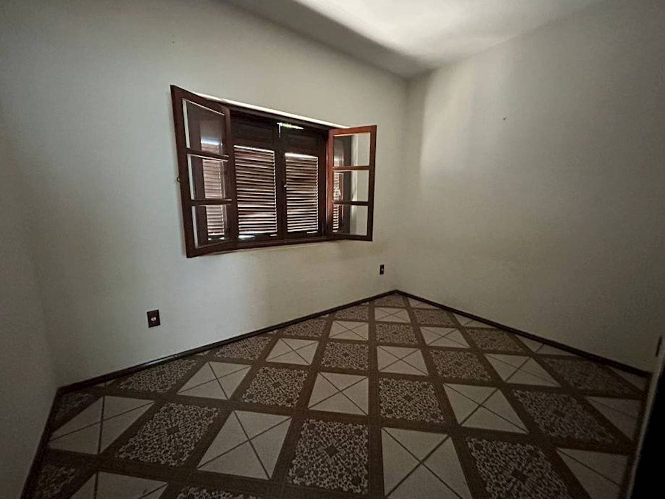 Foto 6 de 10: Casa em leilão em Passa Quatro - MG — Casa em São Miguel - Passa Quatro/MG