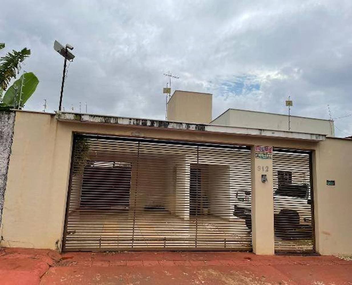 Foto 1 de 3: Casa em leilão em Londrina - PR — Casa no Portal De Versalhes 1 - Londrina/PR