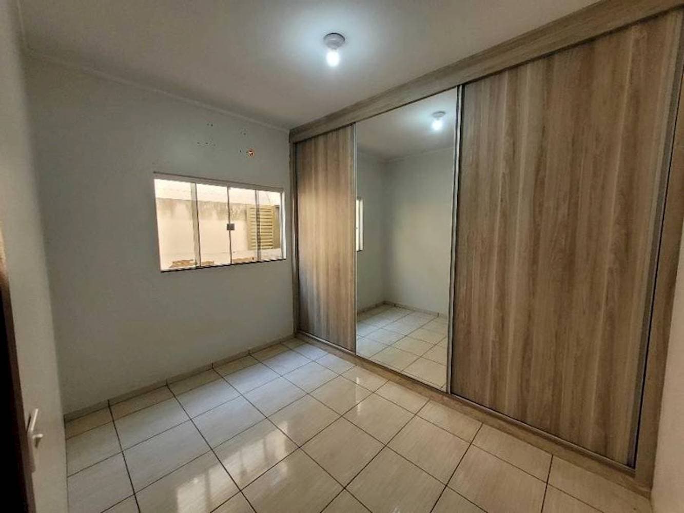 Foto 18 de 38: Casa em leilão em Santa Helena de Goiás - GO — Casa no Parque Residencial Isaura em Santa Helena De Goiás/GO