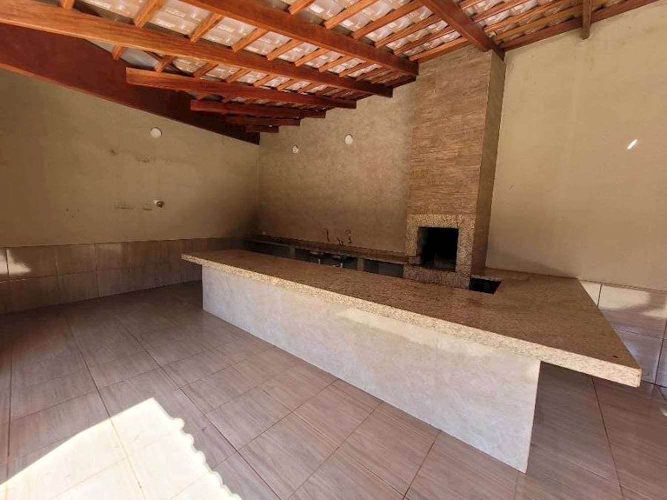 Foto 34 de 38: Casa em leilão em Santa Helena de Goiás - GO — Casa no Parque Residencial Isaura em Santa Helena De Goiás/GO