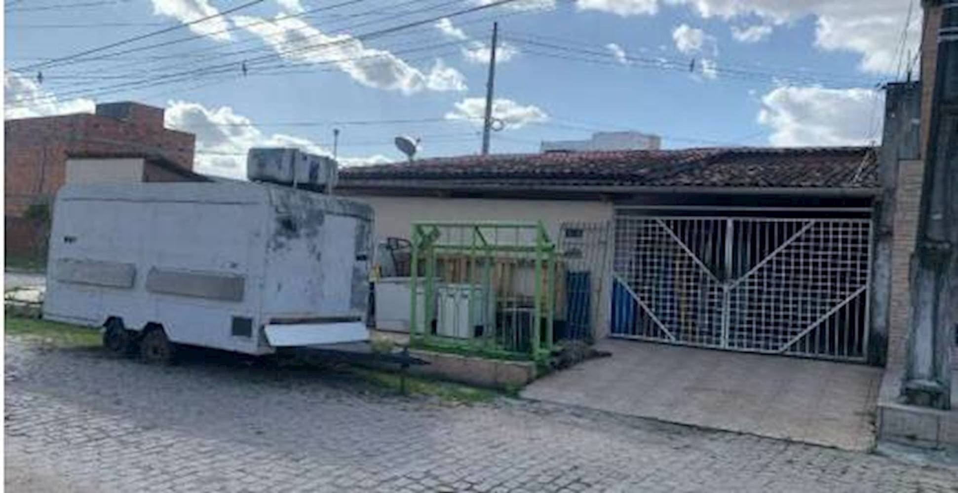 Foto 4 de 6: Casa em leilão em Feira de Santana - BA — Casa no Jardim Acacia - Feira De Santana/BA