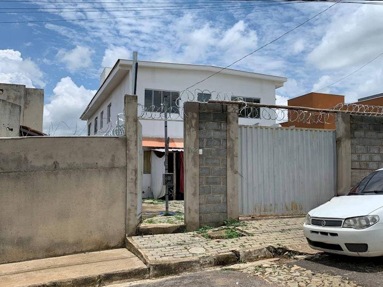 Foto 3 de 11: Apartamento em leilão em Prudente de Morais - MG — Apartamento no "Condomínio Residencial Villa São João II" em São João II - Prudente de Morais/MG