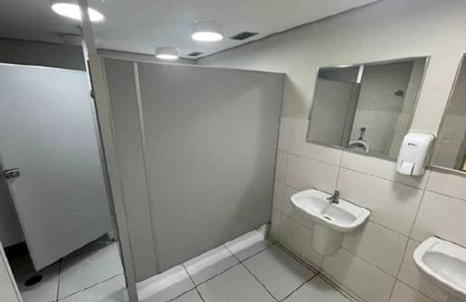 Foto 10 de 15: Comercial em leilão em Recife - PE — Loja Comercial em Santo Antônio - Recife/PE