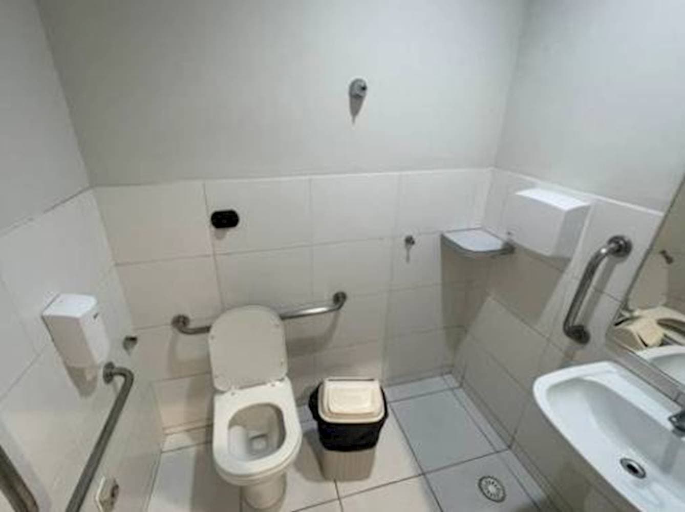 Foto 12 de 15: Comercial em leilão em Recife - PE — Loja Comercial em Santo Antônio - Recife/PE