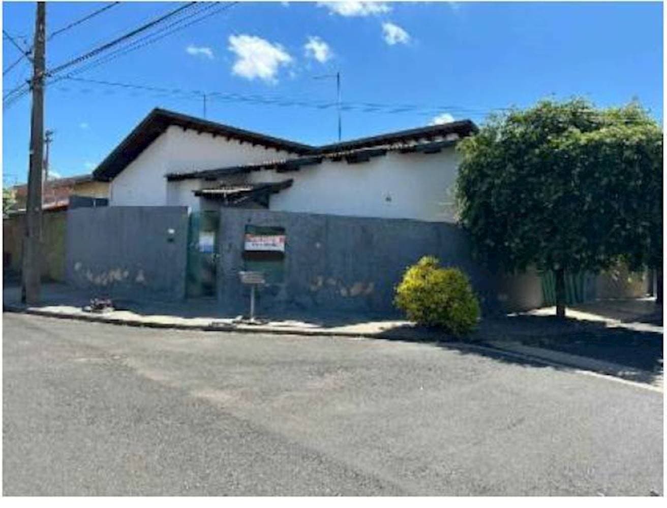 Foto 3 de 3: Casa em leilão em Votuporanga - SP — Casa no "Park Residencial Colinas" - Votuporanga/SP