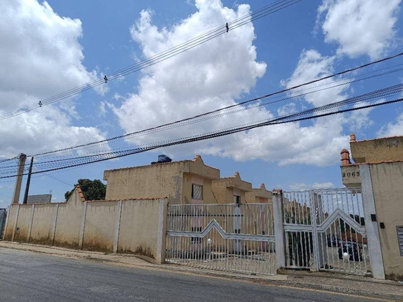 Foto 1 de 19: Casa em leilão em Suzano - SP — Casa no Residencial Oliveira I em Recreio Sertãozinho - Suzano/SP