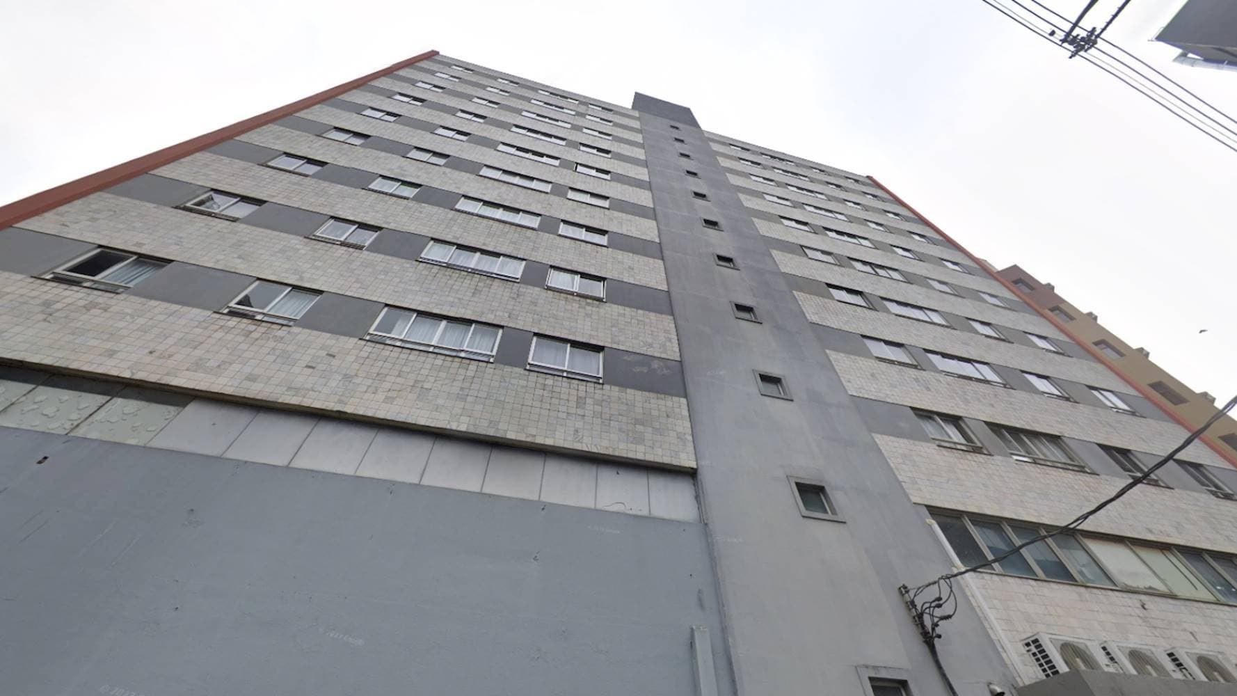 Foto 3 de 5: Apartamento em leilão em Ponta Grossa - PR — Apartamento no "Condomínio Edifício Manoel Antônio Braga" - Centro - Ponta Grossa/PR