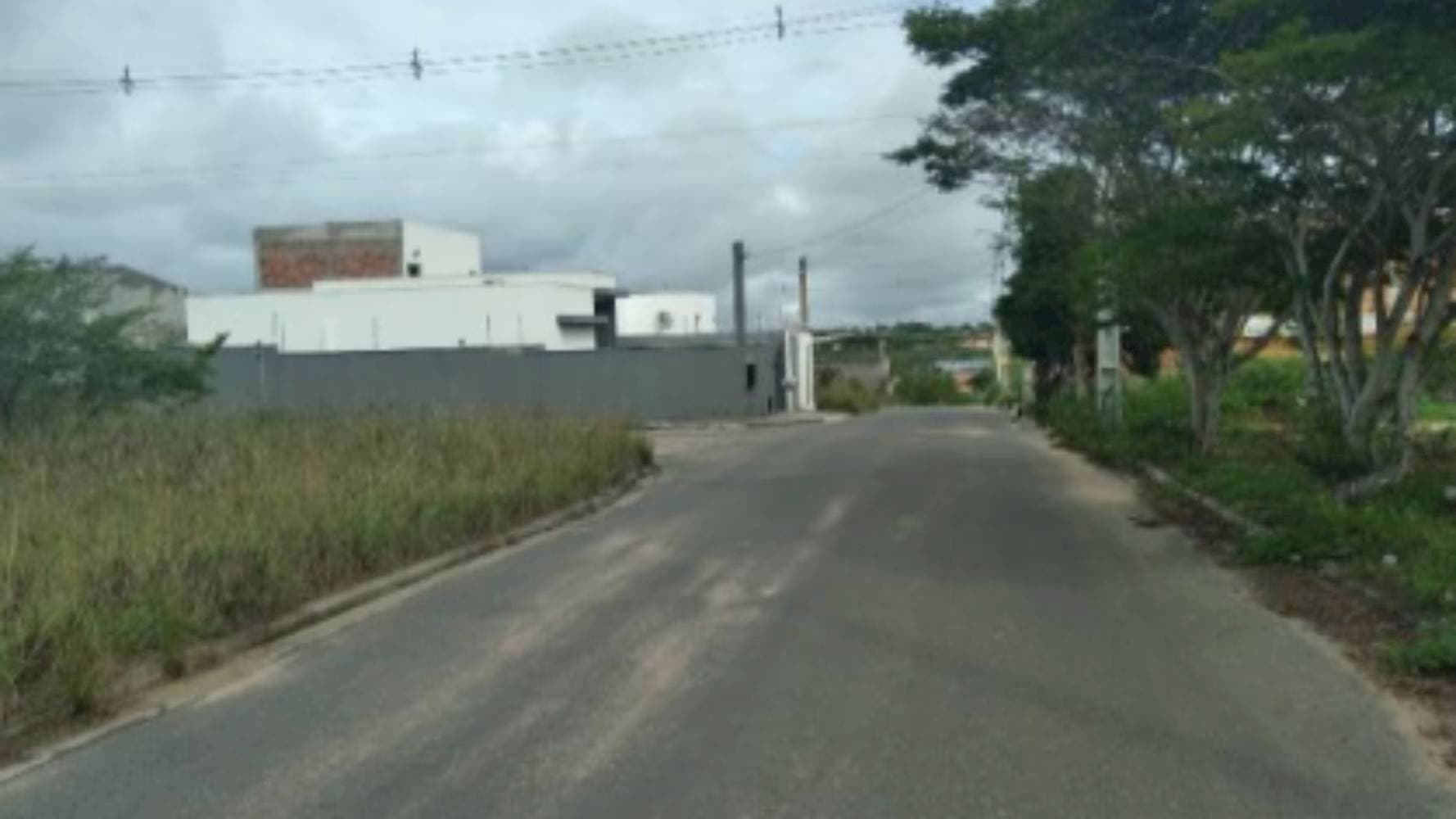 Foto 4 de 4: Terreno em leilão em Feira de Santana - BA — Terreno no Loteamento Vivari Feira de Santana - Registro - Feira de Santana/BA