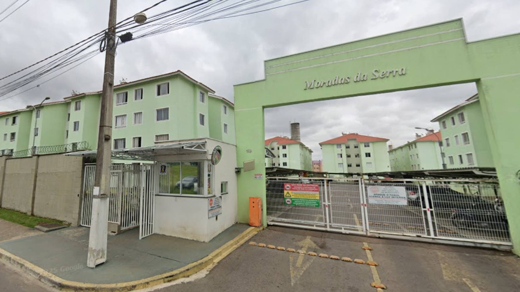 Foto 1 de 3: Apartamento em leilão em São José dos Pinhais - PR — Apartamento no "Residencial Moradas da Serra" - Rio Pequeno - São José dos Pinhais/PR