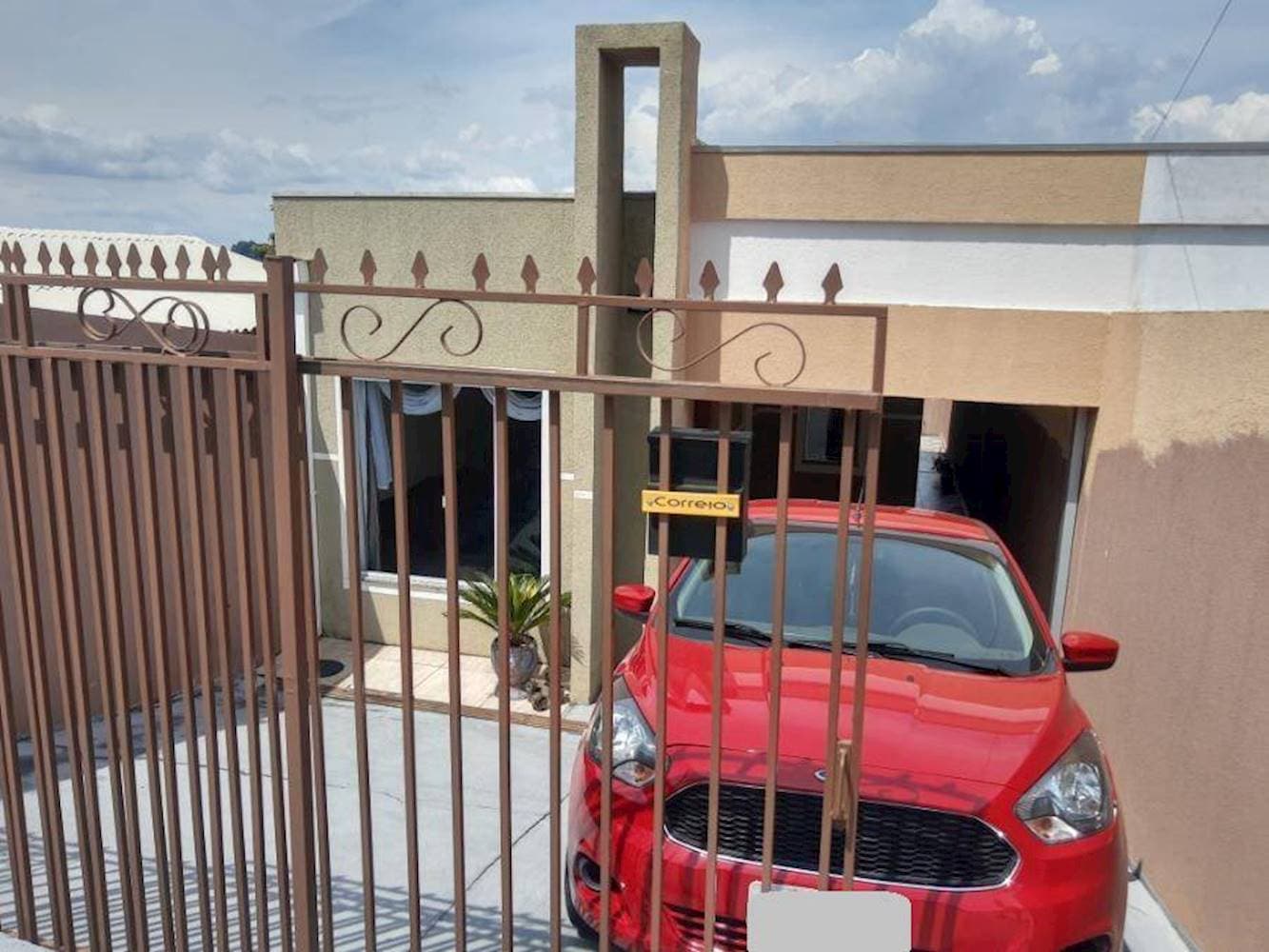 Foto 1 de 10: Casa em leilão em Ponta Grossa - PR — Casa em Boa Vista - Ponta Grossa/PR