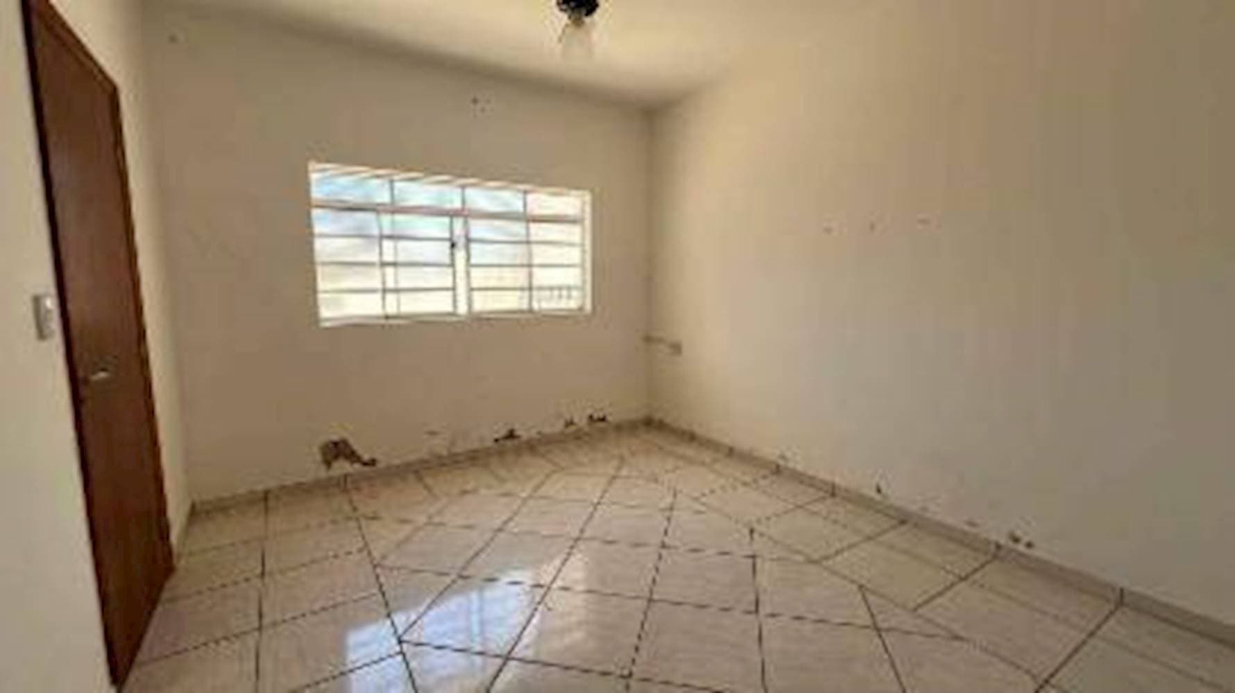 Foto 18 de 29: Casa em leilão em Tupã - SP — Casa na Vila Bandeirantes - Tupã/SP